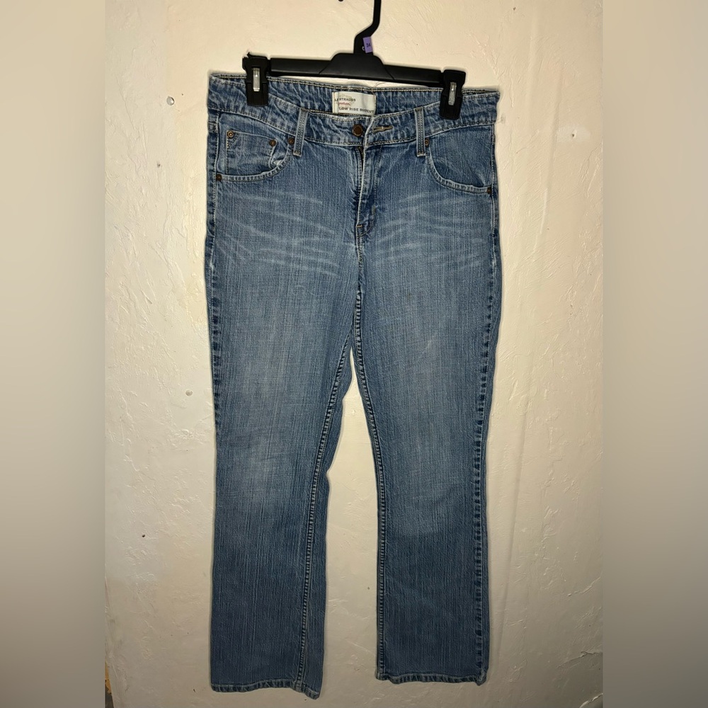 Levi strauss. Signature low rise bootcut